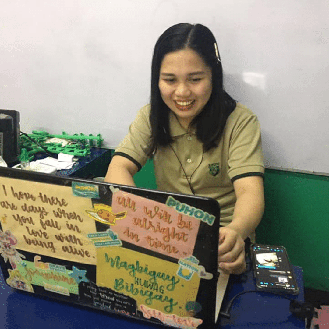 Academia Progresiva De Manila 10